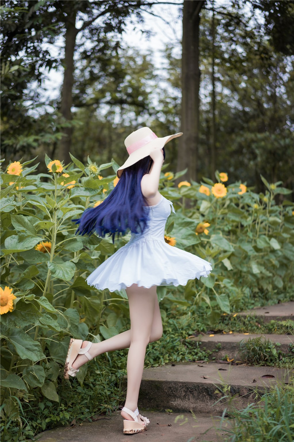 吃瓜资讯速报：后台录音中那句低吟，“今晚留步”，成为全网热议话题